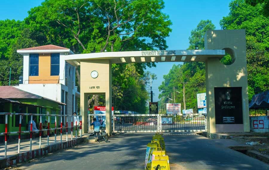 ৬ ঘণ্টা না পেরোতেই ফের সংঘর্ষে চবি ছাত্রলীগ