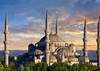 ইসলামে শিক্ষকের মর্যাদা ও বৈশিষ্ট্য