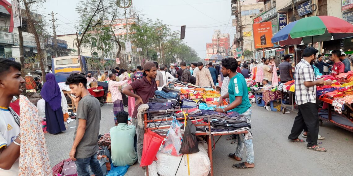 নারায়ণগঞ্জ: শুরু হলো হলিডে হকার্স মার্কেট