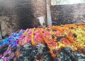 রূপগঞ্জে মাজারে হামলা জড়িতদের গ্রেপ্তারের দাবি মানববন্ধন