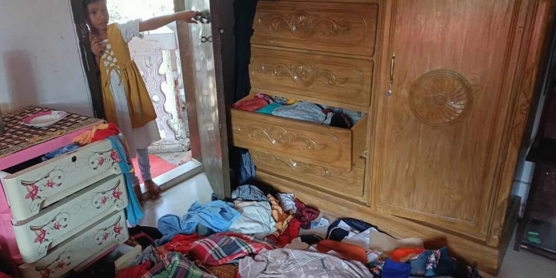 সোনারগাঁওয়ে একরাতে দুই বাড়িতে ডাকাতি