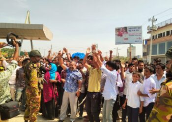 রূপগঞ্জে  কাঞ্চন সেতুর টোল আদায় বন্ধের দাবীতে  ছাত্র জনতার বিক্ষোভ, সড়ক অবরোধ । Nafiz Ashraf. Tnntv24