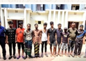 রূপগঞ্জে গাজী টায়ার কারখানার ওয়েস্টেজে আগুন দিয়ে মালামাল লুট, আটক ১০ 