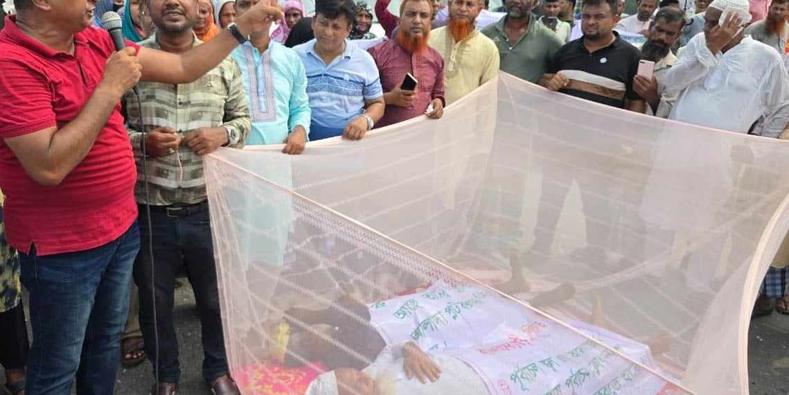 পূর্বাচল উপশহরের আদিবাসি ও ক্ষতিগ্রস্থদের প্লট বরাদ্দের দাবীতে ৩শ’ ফুট সড়কে শুয়ে অবরোধ: Nafiz Ashraf. Tnntv24