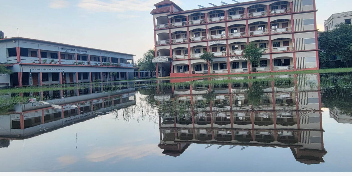 উৎকণ্ঠায় দিন কাটাচ্ছে মানুষ রূপগঞ্জে জলাবদ্ধতায় দুর্ভোগে ১৫ হাজার পরিবার, তলিয়ে গেছে রাস্তা-ঘাট: Nafiz Ashraf. Tnntv24