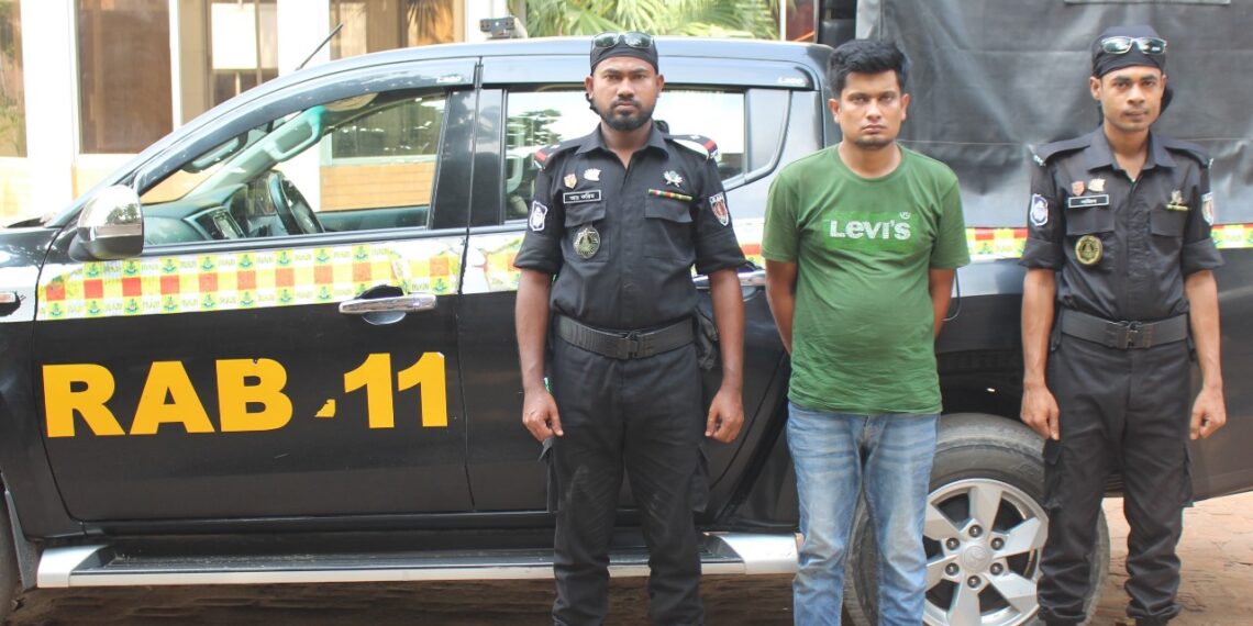 সোনারগাঁওয়ে মটোরসাইকেলের তেলের ট্যাংক থেকে ১১০ বোতল ফেনসিডিল উদ্ধার। Nafiz Ashraf. Tnntv24