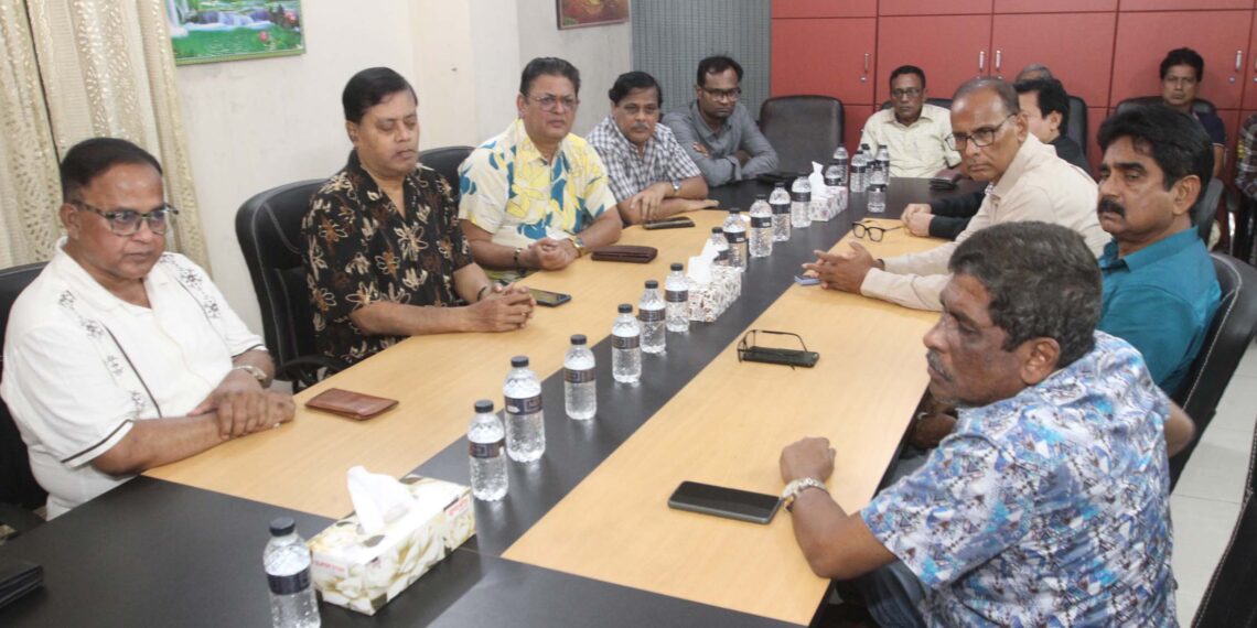 নারায়ণগঞ্জ প্রেসক্লাবের যৌথ সভা, হামলাকারীদের গ্রেফতারে ৪৮ ঘন্টার আল্টিমেটাম । Nafiz Ashraf.Tnntv24