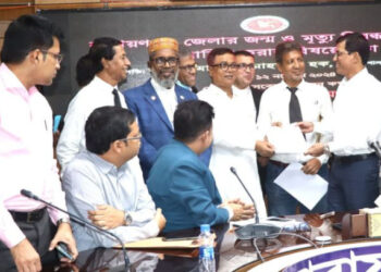 নারায়ণগঞ্জ-ঢাকা রুটে বাস ভাড়া কমাতে ডিসি’র কাছে স্মারক লিপি। Nafiz Ashraf. Tnntv24