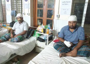 রূপগঞ্জে পূর্ব শত্রুতার জেরে ২ যুবককে কুপিয়ে জখম,থানায় অভিযোগ :Nafiz Ashraf. Tnntv24