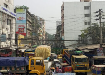 নারায়ণগঞ্জে পরিবহন নেতা গ্রেপ্তারে সাড়ে ৬ ঘন্টা সড়ক অবরোধ । Nafiz Ashraf. Tnntv24