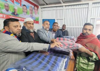 রূপগঞ্জে অসহায় সুবিধাবঞ্চিতদের  মাঝে শীতবস্ত্র  বিতরণ : Nafiz Ashraf.Tnntv24