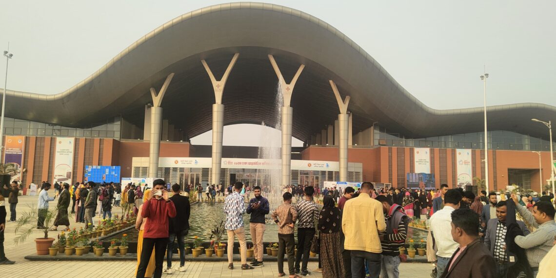 বাণিজ্যমেলায় খাবারের দাম  বেশি মান কম । Nafiz Ashraf. Tnntv24