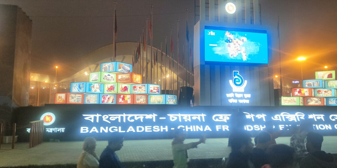 পূর্বাচলে বানিজ্য মেলায় ব্যবসায়ী বিক্রয় প্রতিনিধির তীব্র আবাসন  সংকট : Nafiz Ashraf.Tnntv24 