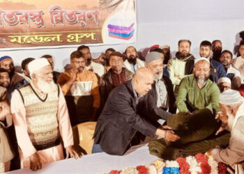 মডেল গ্রুপ হাজিগঞ্জে শীতার্তদের মাঝে কম্বল বিতরণ করেছে। Nafiz Ashraf.Tnntv24