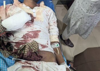 মসজিদের সভাপতির পদ নিয়ে এলাকাবাসীর সংঘর্ষ,ছাত্রদল নেতাকে কুপিয়ে জখম :Nafiz Ashraf.Tnntv24