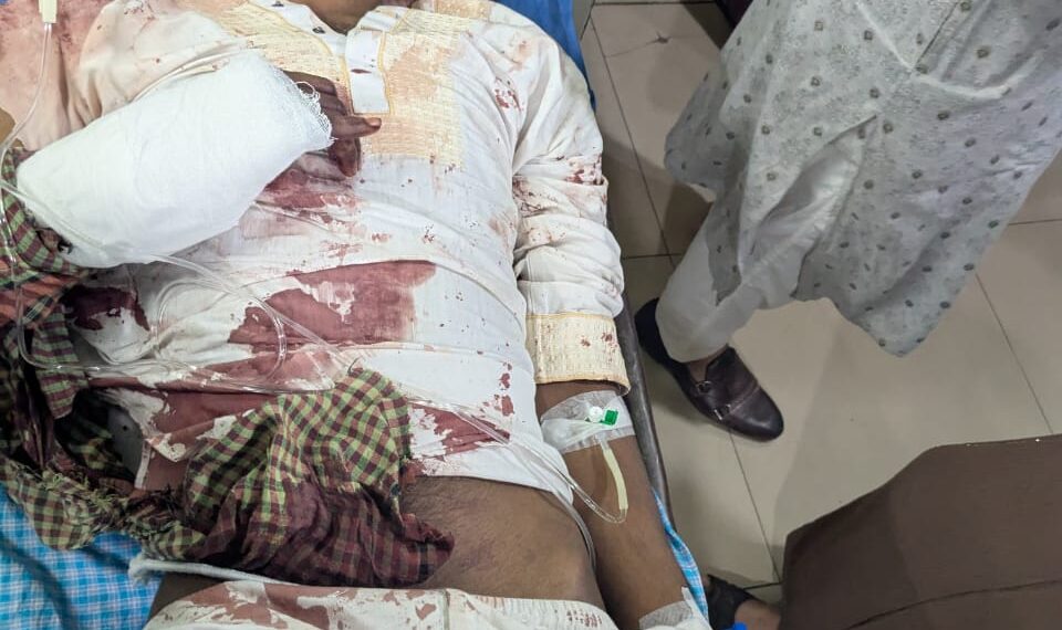 মসজিদের সভাপতির পদ নিয়ে এলাকাবাসীর সংঘর্ষ,ছাত্রদল নেতাকে কুপিয়ে জখম :Nafiz Ashraf.Tnntv24