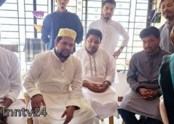 তথ্য উপদেষ্টা নারায়ণগঞ্জে শহীদ সুমাইয়ার পরিবারে ঈদে সাক্ষাৎ করেন। Nafiz Ashraf.Tnntv24