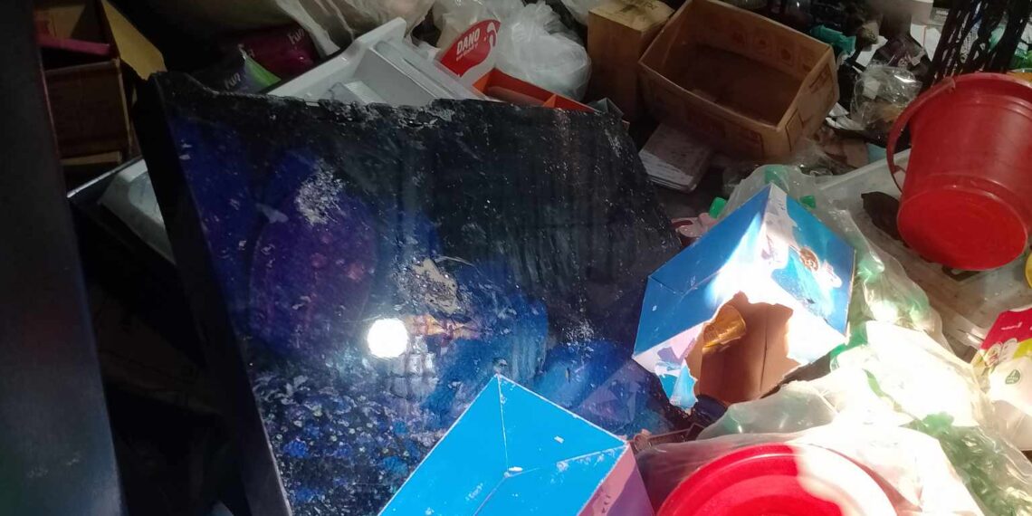 রূপগঞ্জে ব্যবসা প্রতিষ্ঠান ও বসতঘরে সন্ত্রাসী হামলা ভাঙচুর লুটপাট, ব্যাপক ক্ষয়ক্ষতি!Nasiz Ashraf.Tnntv24 