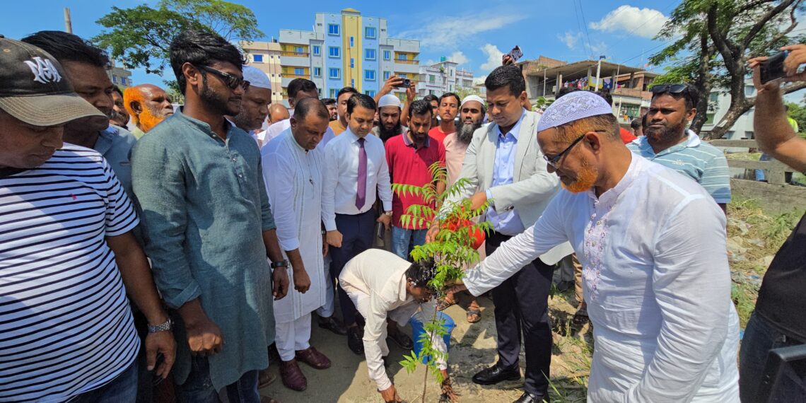 গ্রিন এন্ড ক্লিন কর্মসূচি রূপগঞ্জে: জেলা প্রশাসক ১০ হাজার বৃক্ষরোপন উদ্বোধন করেন। Nafiz Ashraf.Tnntv24