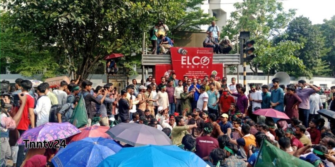 গণঅনশনে কাকরাইল উত্তাল করে তুলছে জবি শিক্ষক-শিক্ষার্থীরা।Nafiz Ashraf.Tnntv24