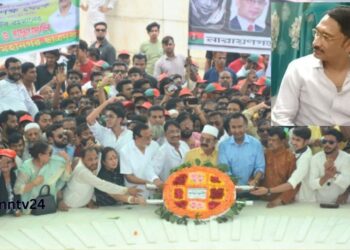 বিলম্বে হলেও শহীদ রাষ্ট্রপতি জিয়াউর রহমানের সমাধিস্থলে হাস্যেজ্জ্বল জাকির খান। Nafiz Ashraf.Tnntv24