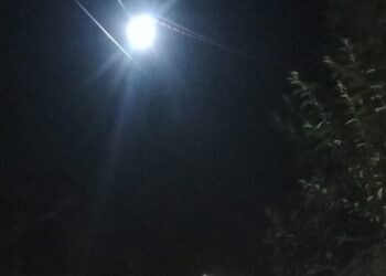 গ্রামকে আলোকিত করার স্লোগান সামনে রেখে রূপগঞ্জে বৈদ্যুতিক লাইট স্থাপন।Nafiz Ashraf.Tnntv24