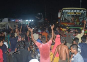 বিএনপির দুই গ্রুপের সংঘর্ষ: বন্দরে বাবাকে খুনের অভিযোগ ছেলের ওপর প্রতিশোধ নিতে। Nafiz Ashraf.Tnntv24