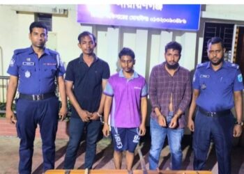 রূপগঞ্জে অস্ত্র ও ইয়াবা সহ গ্রেপ্তার ৩ : Nafiz Ashraf.Tnntv24