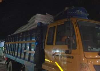 বগুড়া থেকে চুরি হওয়া ট্রাকভর্তি মাছের খাদ্য রূপগঞ্জে যুবদল নেতার দোকান থেকে উদ্ধার :Nafiz Ashraf.Tnntv24