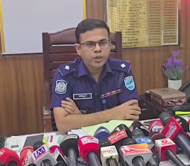 রূপগঞ্জে আইফোনের জন্য কলেজ ছাত্রীর অপহরণ,ধর্ষনের নাটক, দুই সহপাঠী আটক:Nafiz Ashraf.Tnntv24