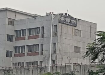 যাত্রাবাড়ীতে র‍্যাবের পোশাকে নগদ অর্থ ও স্বর্ণালঙ্কার  লুট: Nafiz Ashraf.Tnntv24