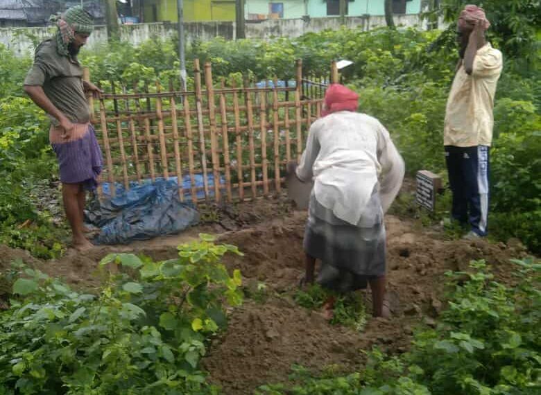 রূপগঞ্জে ময়না তদন্তের জন্য এক বছর পর যুবকের মরদেহ উত্তোলন : Nafiz Ashraf.Tnntv24