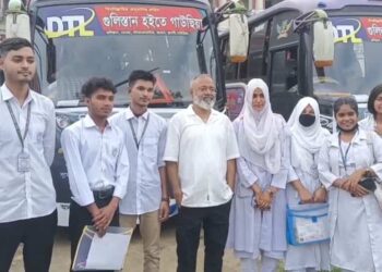 রূপগঞ্জে  জিয়া মেমোরেবল ফাউন্ডেশনের ফ্রি বাস সার্ভিস পেয়ে খুশি এইচএসসি পরিক্ষার্থীরা ‎: Nafiz Ashraf.Tnntv24