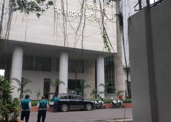 কঠোর নিরাপত্তায় প্রধান উপদেষ্টা ড.ইউনূস সচিবালয়ে দ্বিতীয়বার। Nafiz ASHRAF.Tnntv24