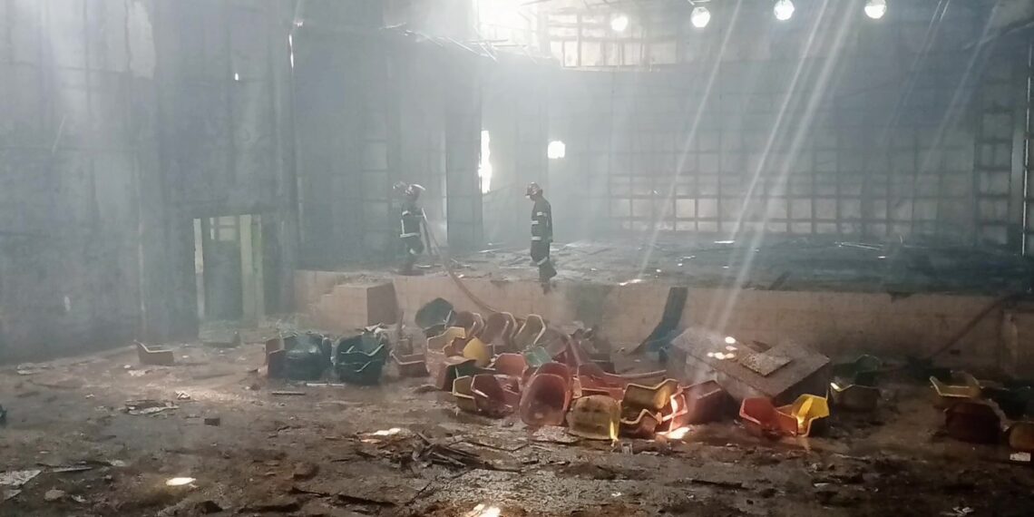 নারায়ণগঞ্জে পরিত্যাক্ত শহীদ জিয়া হলে অগ্নিকাণ্ড । Nafiz Ashraf.Tnntv24