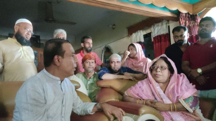 বিএনপি’র তিন পরিবারের খোঁজ খবর নিলেন মাসুদুজ্জামান: Nafiz Ashraf.Tnntv24