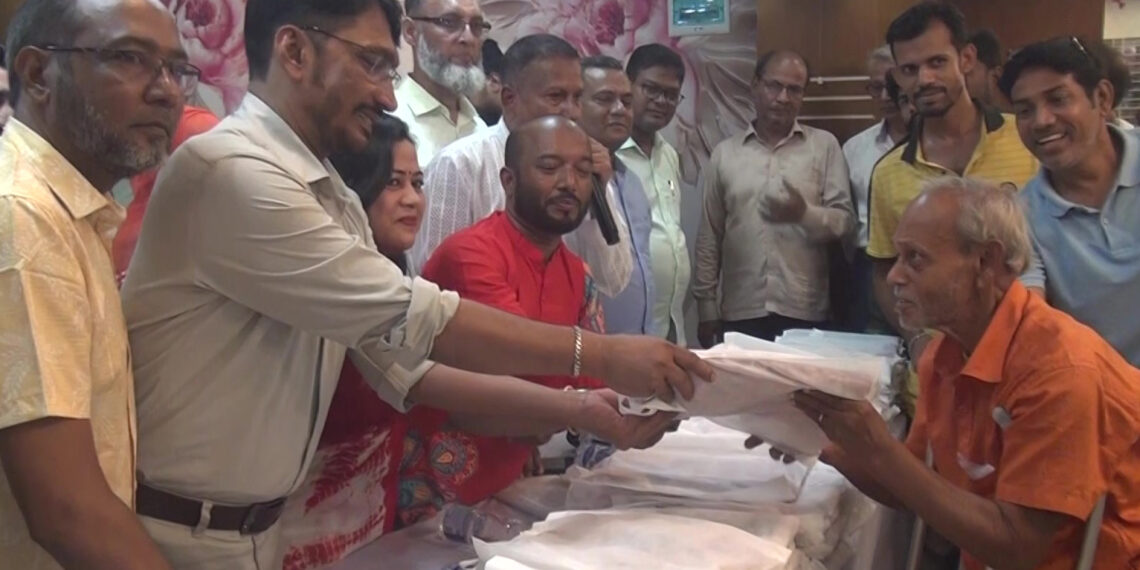 দুর্গোৎসব উপলক্ষে রোটারি ক্লাব অফ নারায়ণগঞ্জ রিভার সিটির অর্থ অনুদান ও বস্ত্র বিতরণ।Nafiz Ashraf.Tnntv24