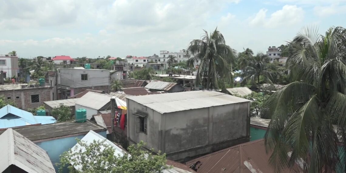 ঘনবসতিপূর্ণ এলাকা দিয়ে নারায়ণগঞ্জ-লাকসাম কর্ড রেলপথ নির্মাণের উদ্যোগে এলাকাবাসীর ক্ষোভ: Nafiz Ashraf.Tnntv24