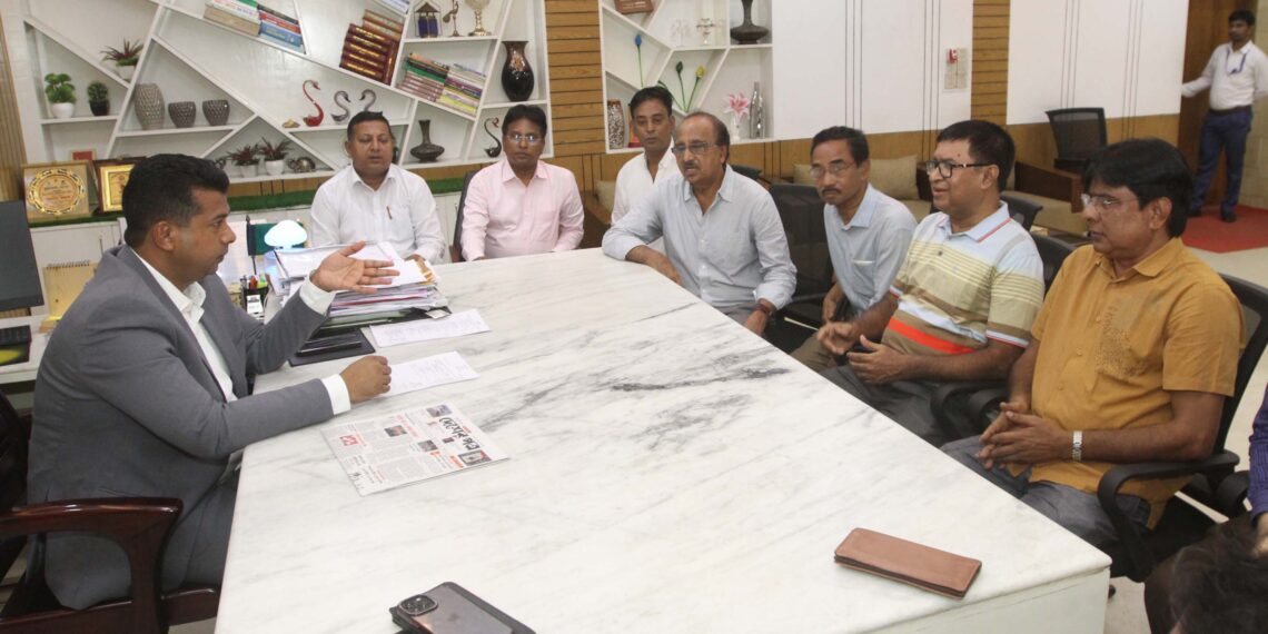 মাসদাইর কেন্দ্রীয় সিটি শ্মশানের পিছনের পুকুরে অবৈধ বেড়া অপসারনে জেলা প্রশাসকের নির্দেশ:Nafiz Ashraf.Tnntv24