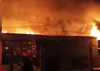 রূপগঞ্জে ঝুটের গোডাউনে অগ্নিকাণ্ড : Nafiz Ashraf.Tnntv24