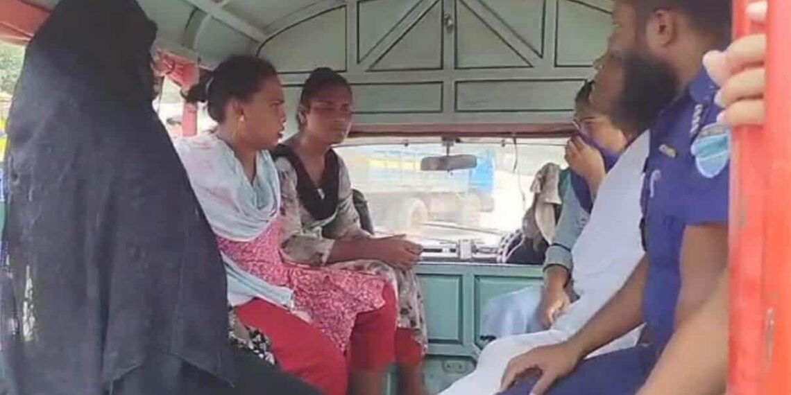 রূপগঞ্জে পরিবহনে চাঁদা আদায়ের সময় ১২ হিজড়া গ্রেফতার,মামলা:Nafiz Ashraf.Tnntv24