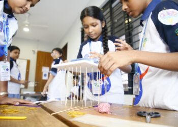 বাংলাদেশে প্রথম অ্যাস্ট্রোক্যাম্প নারায়ণগঞ্জের বন্দরে রিয়াজ পাবলিক স্কুলে : Nafiz Ashraf.Tnntv24