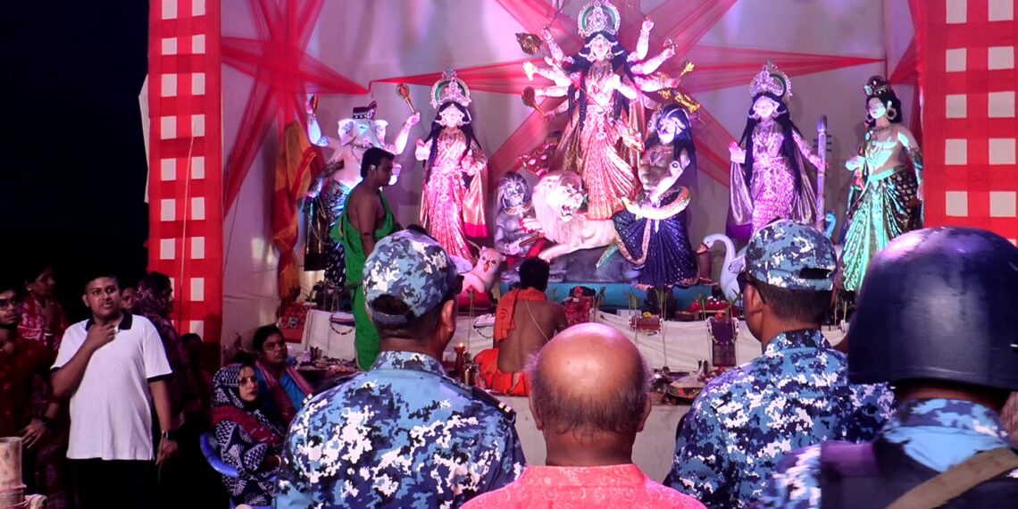 নারায়ণগঞ্জে কোস্টগার্ড পূজা মন্ডব পরর্দিশন করেছেন । Nafiz Ashraf.Tnntv24