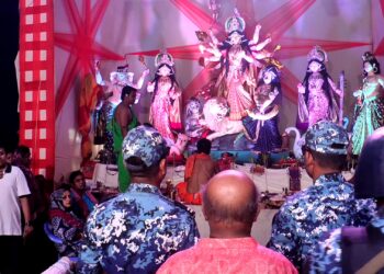 নারায়ণগঞ্জে কোস্টগার্ড পূজা মন্ডব পরর্দিশন করেছেন । Nafiz Ashraf.Tnntv24