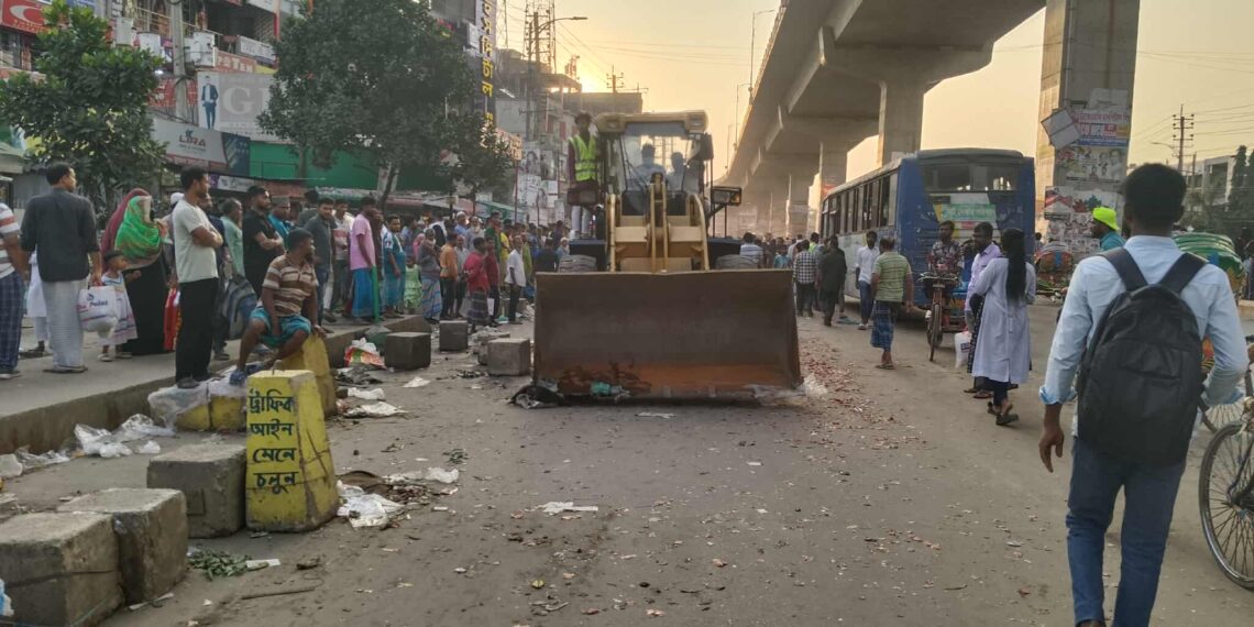 রূপগঞ্জে ফুটপাত দখলমুক্তে যৌথ উচ্ছেদ অভিযান : Nafiz Ashraf.Tnntv24