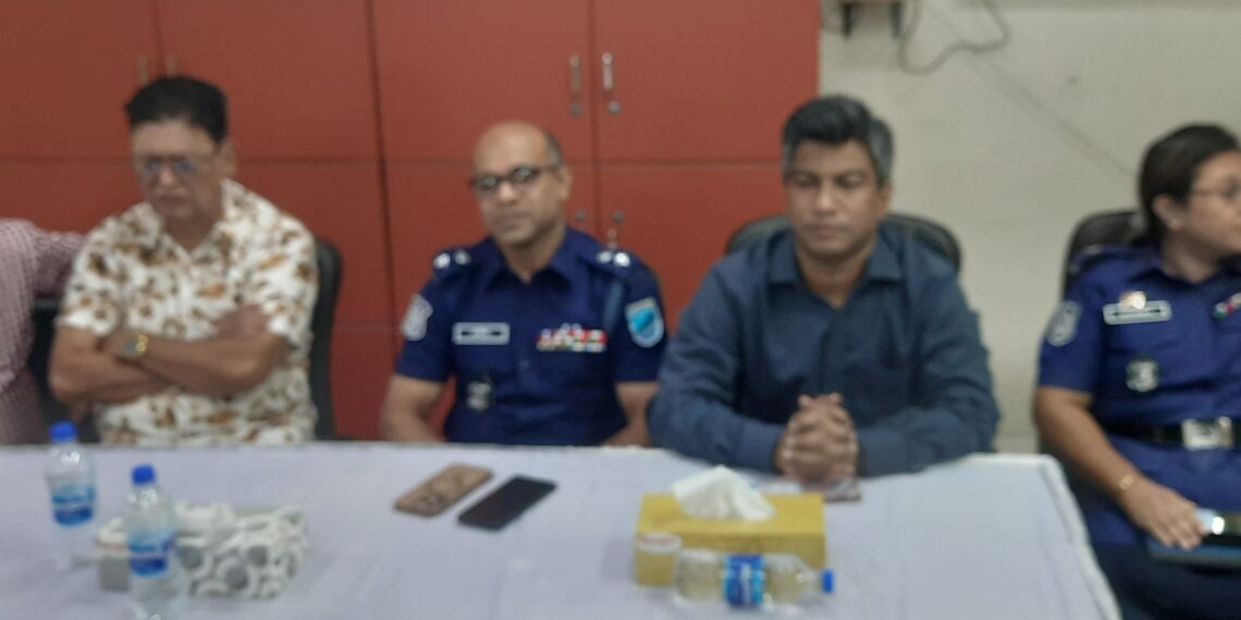 নারায়ণগঞ্জের যানজট সমস্যার মূল কারণ চিহ্নিত করে তা নিরসনে উদ্যোগ নিয়েছে পুলিশ।Nafiz Ashraf.Tnntv24