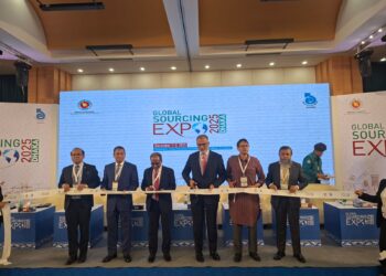 গ্লোবাল সোর্সিং এক্সপো ২০২৫ ঢাকা ” এর উদ্বোধন করলেন বাণিজ্য উপদেষ্টা । Nafiz Ashraf.Tnntv24