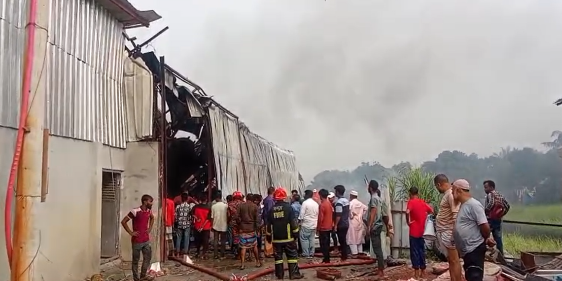 নারায়ণগঞ্জের বন্দরে কর্কসীট কারখানায় ভয়াবহ আগুন  ৮ কোটি টাকার ক্ষতি:Nafiz Ashraf.Tnntv24