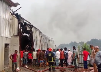 নারায়ণগঞ্জের বন্দরে কর্কসীট কারখানায় ভয়াবহ আগুন  ৮ কোটি টাকার ক্ষতি:Nafiz Ashraf.Tnntv24