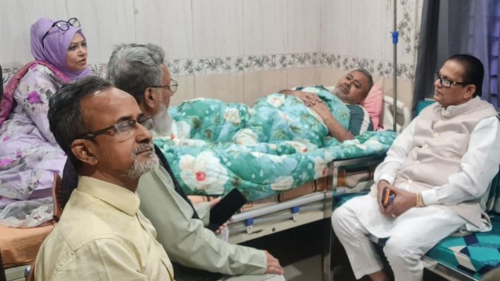 জাসাস নেতা ডেঙ্গু আক্রান্ত সানির শয্যা পাশে বীর মুক্তিযোদ্ধা মুহাম্মদ আলী। Nafiz Ashraf.Tnntv24